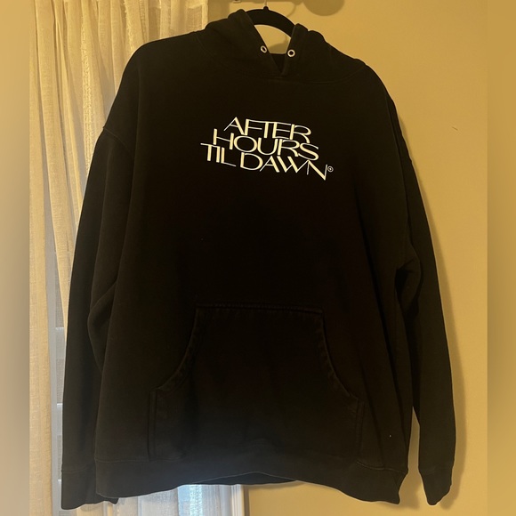 The weekend After Hours Till Dawn Tour Hoodie - Picture 1 of 2
